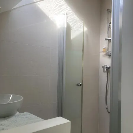 Escapade A - Maison De Charme - 5 Voyageurs 4* Paris